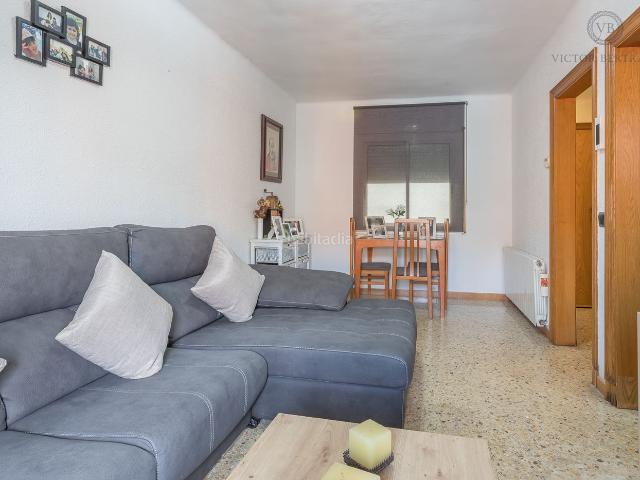 Piso en venta en Mataró, Cerdanyola Nord. fabuloso piso exterior. Pisos.