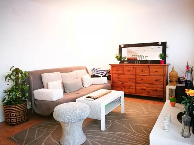 Piso en venta en Mataró, Cerdanyola Sud. Traemos para ti una joya inmobiliaria en la encantadora localidad de Mataró, específicamente en el barrio de Cerdanyola. Este magn. Pisos.