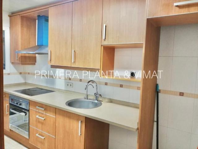 Piso en venta en Mataró, Cerdanyola Sud. De 83 m2 y en buen estado !. Pisos.