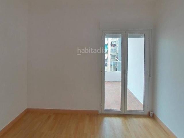 Piso en venta en Mataró, Cerdanyola Sud. IDEAL INVERSORES NO SE PUEDE VISITAR y EL PAGO TIENE QUE SER AL CONTADO Piso con muy buena Rentabilidad en Mataró!. Pisos.