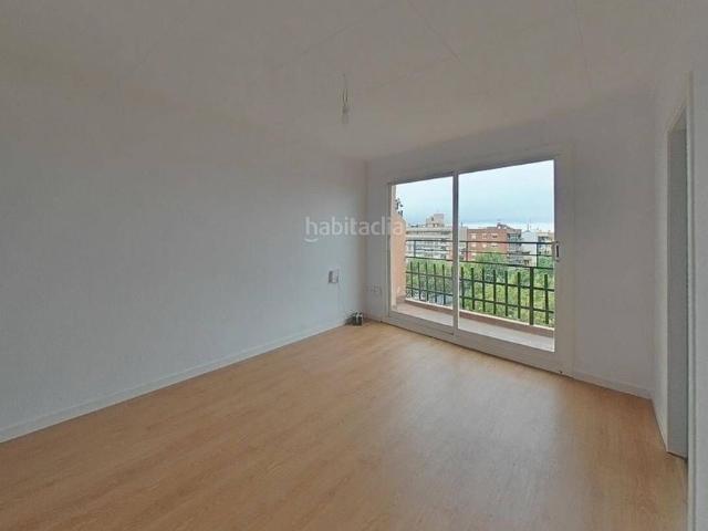 Piso en venta en Mataró, Cerdanyola Sud. IDEAL INVERSORES! Piso con alta rentabilidad garantizada en Mataró. Pisos.