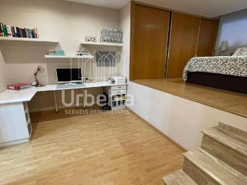 Piso en venta en Mataró, Cerdanyola Sud. Magnífica planta baja independiente situada en la zona de Cerdanyola Sud. Pisos.