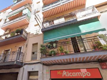 Piso en venta en Mataró, Cerdanyola Sud. Oportunidad para inversores!. Pisos.