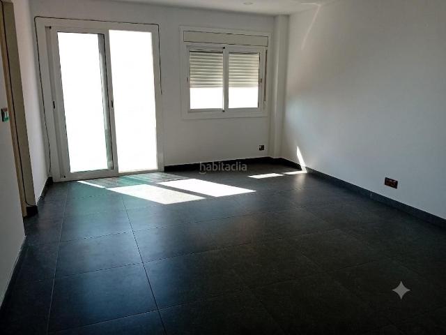 Piso en venta en Mataró, Cerdanyola Sud. Piso con ascensor, listo para entrar a vivir en Cerdanyola Mataró. Pisos.