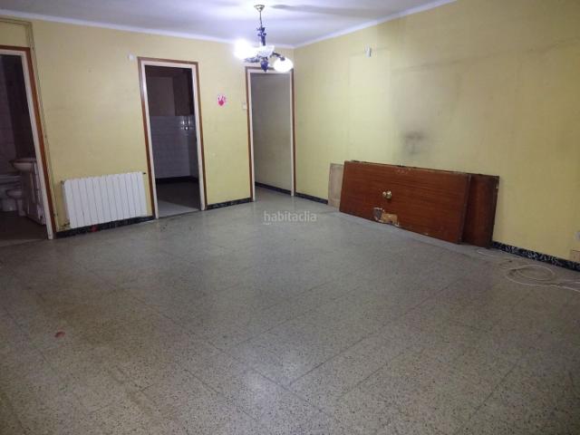 Piso en venta en Mataró, Cerdanyola Sud. Planta baja para reformar !. Pisos.