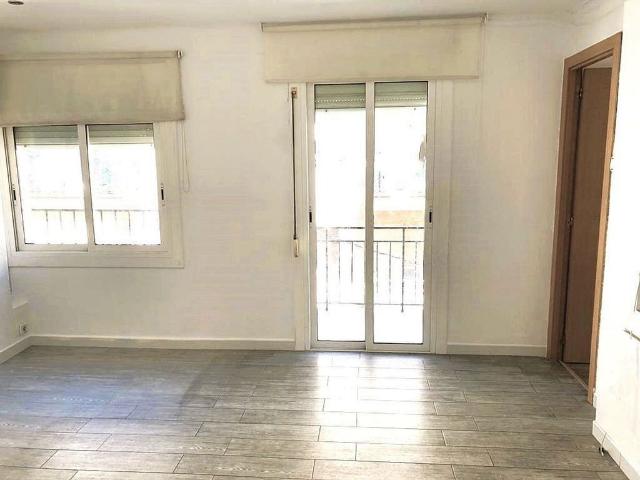 Piso en venta en calle Sant Daniel, Mataró, de 51 m² 2 habitaciones por 130.000
