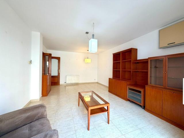 Piso en venta en Mataró, Eixample. EXCLUSIVO PISO IMPECABLE CON TERRAZA, ASCENSOR Y ORIENTACIÓN SUR A UN PASO DE LA PLAYA. Pisos.