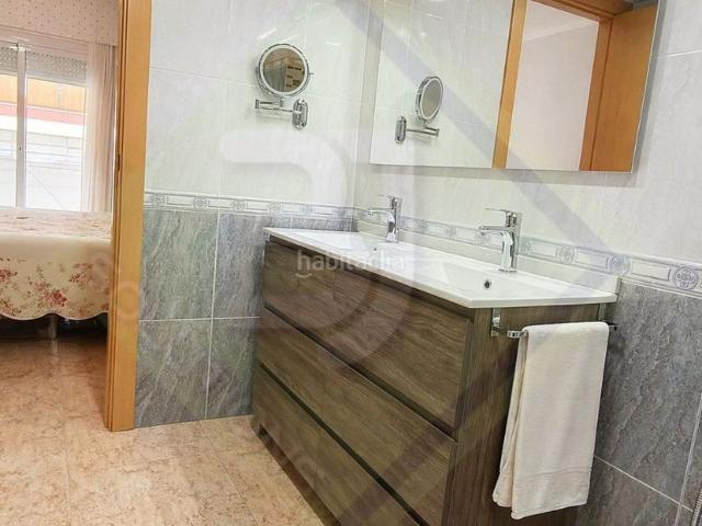 Piso en venta en Mataró, Eixample. Precioso piso en Mataró, amplio, luminoso y listo para entrar a vivir con parking y trastero. Excelente ubicación. Pisos.