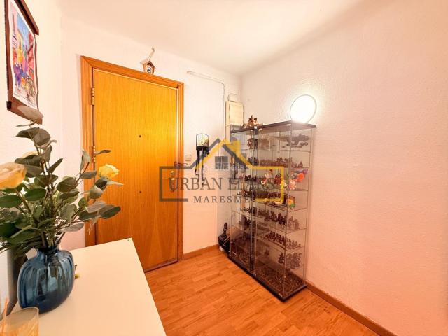 Piso en venta en Mataró, Peramàs. Piso muy luminoso con ascensor en Peramas. Pisos.