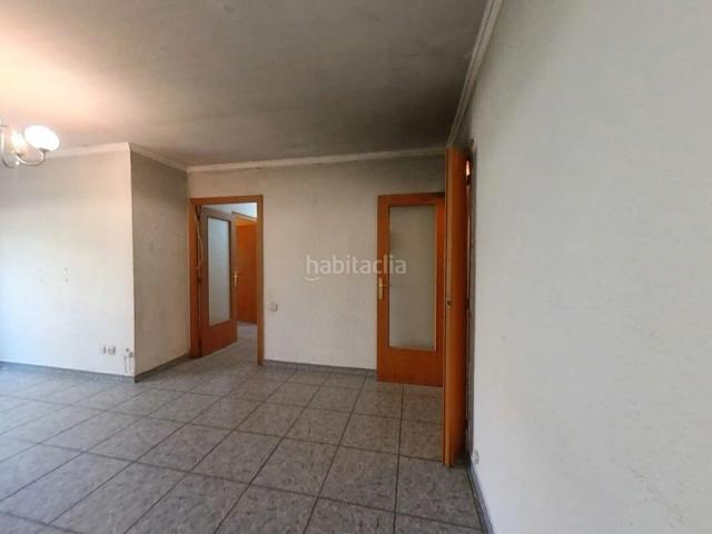 Piso en venta en Mataró, Pla d'en Boet. Oportunidad en Mataró. Piso de 81m² con 3 dormitorios, ideal para personalizar a tu gusto. Pisos.