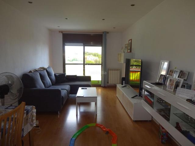 Piso en venta en Mataró, Rocafonda. Piso de 4 habitaciones !. Pisos.