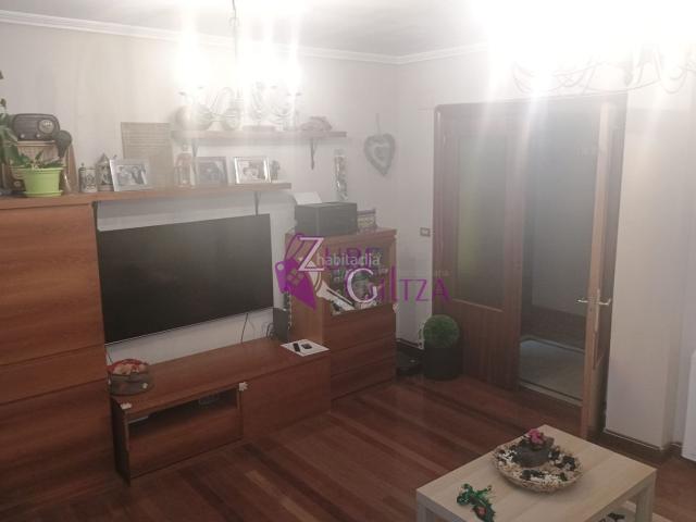 Piso en venta en Mañaria. Descubre este luminoso piso reformado en Mañaria! 3 dormitorios, 2 baños y vistas a la montaña. Ideal para disfrutar. Pisos.