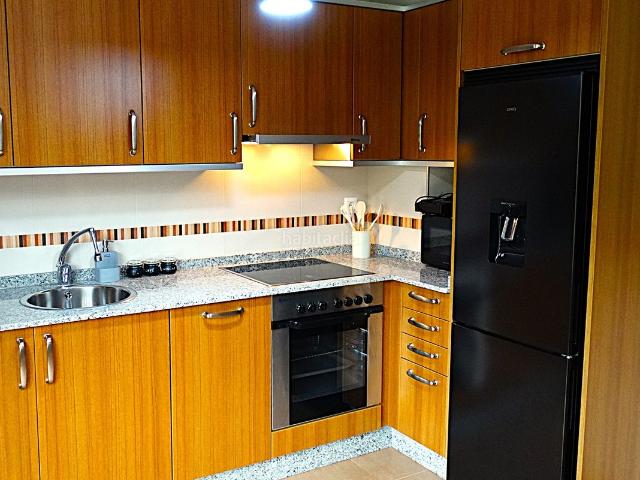 Piso en venta en Mañón. Precioso piso de 2 dormitorios en perfecto estado, con ascensor, en O Barqueiro. A 300 metros del puerto y de la playa. Pisos.