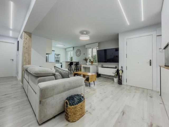 Piso en venta en Medio Cudeyo, Solares Valdecilla. PISO REFORMADO Y LUMINOSO EN SOLARES. Pisos Medio.