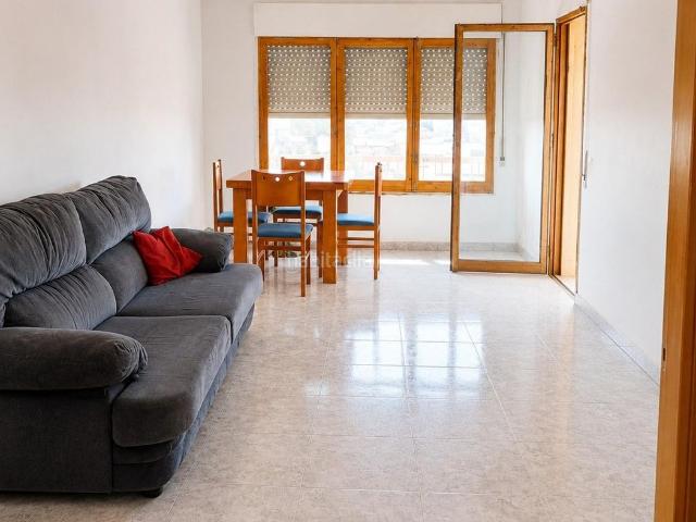 Piso en venta en Mediona. Pisos.