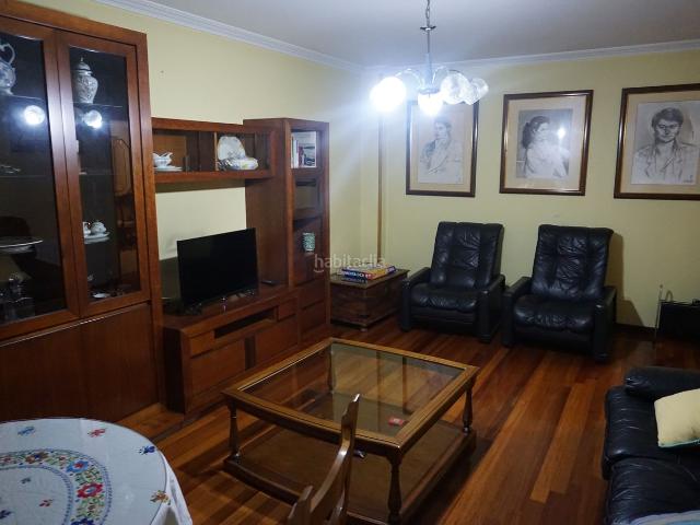 Piso en venta en Melide. PISO GRANDE CENTRICO CON ASCENSOR. Pisos.