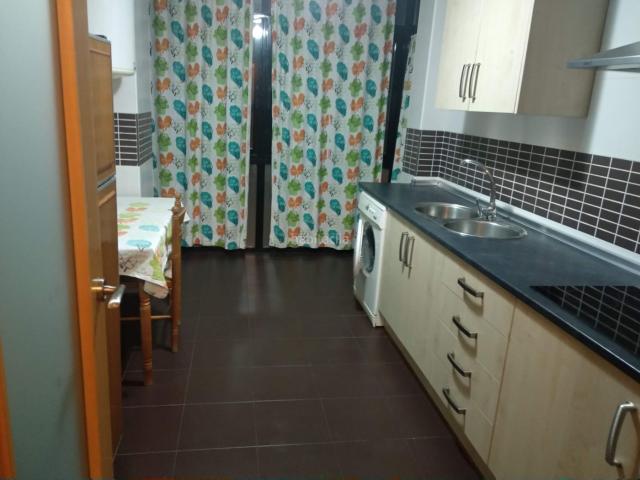 Piso en venta en Mengíbar. Piso junto a paseo de España. Pisos.