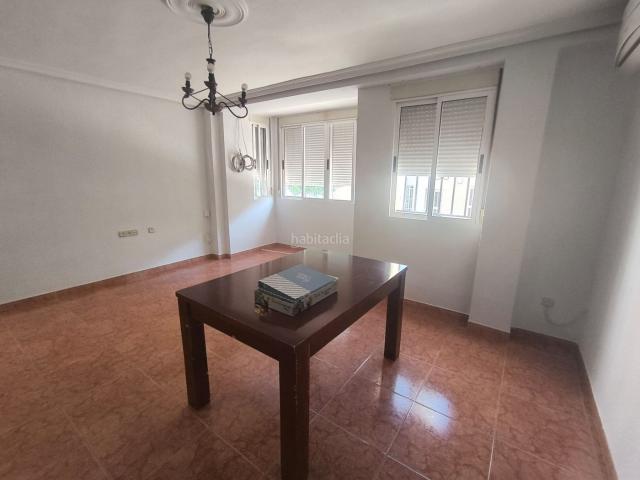 Piso en venta en Mengíbar. Pisos.