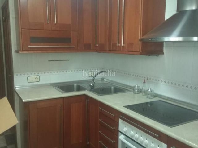 Piso en venta en Mengíbar. SE VENDE PISO EN PERFECTO ESTADO JUNTO A CENTRO DE SALUD. BLOQUE CONSOLIDADO CON MUY BUENA VECINDAD. Pisos.