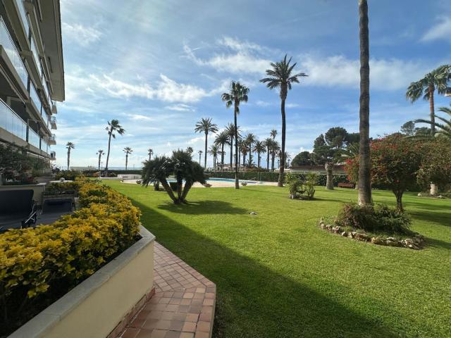 Piso en venta en Miami Platja, Pino Alto Costa Dorada. Piso con vistas al mar en Playa Cristal Miami Playa!. Pisos Miami.
