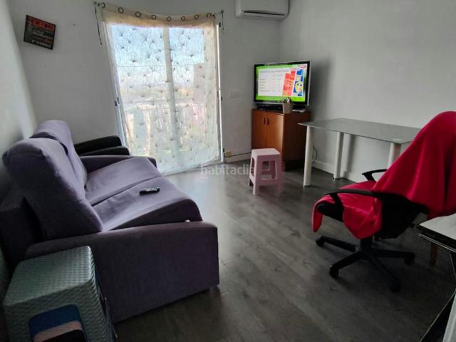 Piso en venta en Miraflores de la Sierra. Piso de tres habitaciones con inquilino en Miraflores de la Sierra. Pisos Miraflores de la.
