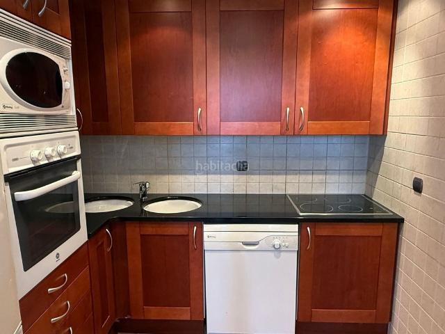 Piso en venta en Moià. Luminoso piso con vistas abiertas, estufa de pellets y piscina en Av. de la Vila de Moià. Pisos.