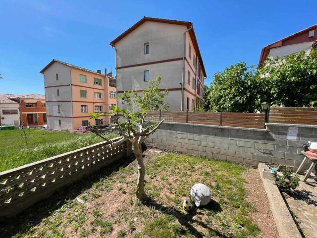 Piso en venta en Moià. Piso de cuatro habitaciones completamente reformado en venta en Moià. Pisos.