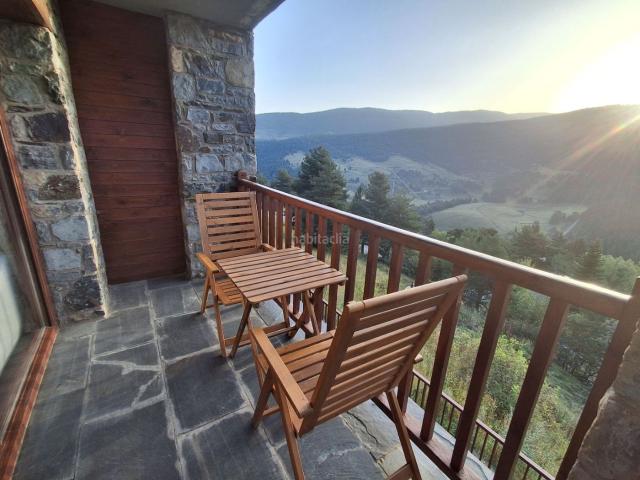 Piso en venta en Molina La. Piso con espectaculares vistas en La Molina, con parking y trastero. Pisos Molina.