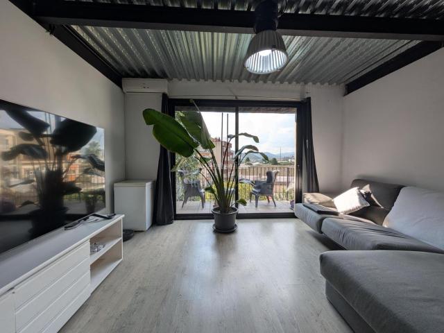 Piso en venta en Molins de Rei. Espectacular piso con estilo industrial y bohemio en el corazón de Molins de Rei Zona Terraplè. Pisos Molins de.