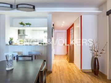 Piso en venta en Molins de Rei. Exclusiva pieza de diseño con terraza en el corazón de Molins de Rei. Pisos Molins de.