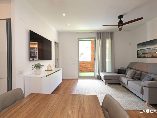 Piso en venta en Molins de Rei. Piso moderno con piscina, parking y aerotermia en Molins de Rei. Pisos Molins de.