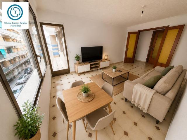 Piso en venta en Mollet del Vallès, Col·legis Nous. AMPLIA VIVIENDA DE 4 HABITACIONES EN EXCELENTE UBICACIÓN, CON GRAN BALCÓN Y MÚLTIPLES POSIBILIDADES. Pisos Mollet del.