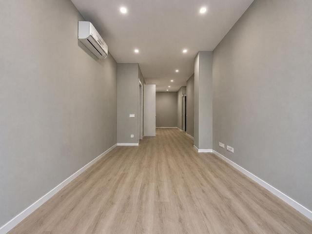 Piso en venta en calle De Joaquim Mir, Mollet del Vallès, de 60 m² 2 habitaciones por 225.000