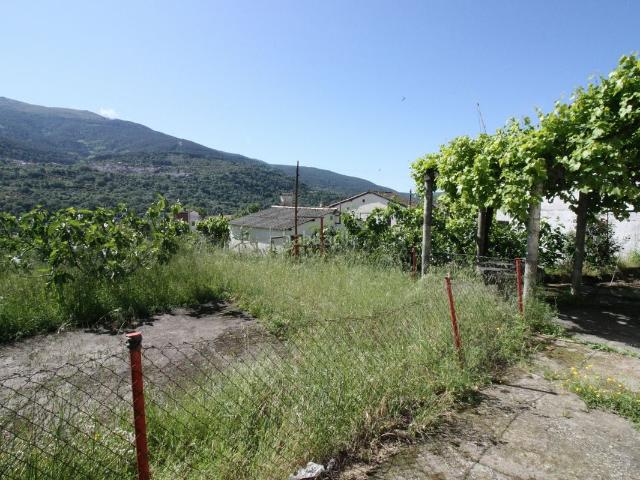 Piso en venta en Mombeltrán. INMOBILIARIA TASARENAS VENDE EN MOMBELTRAN PISO CON TERRENO. Pisos.