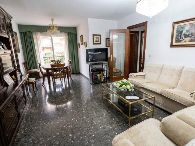 Piso en Venta en Mont Olivet