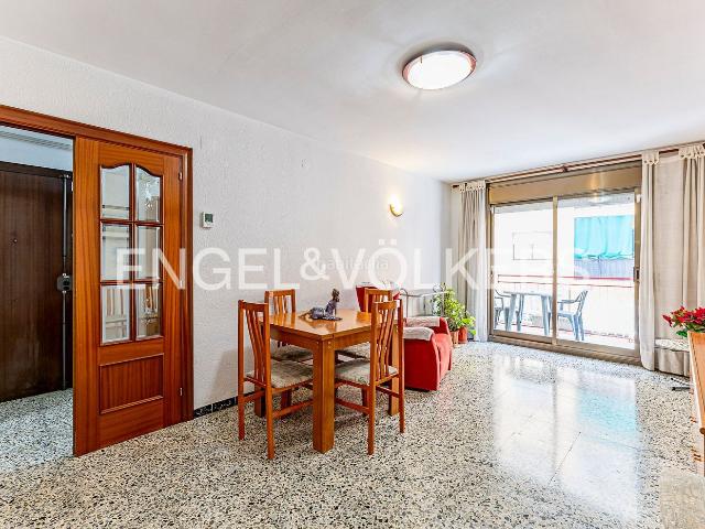 Piso en venta en Montcada i Reixac, Mas Rampinyo Montcada Nova Carrerada. Amplia vivienda de cuatro habitaciones y balcón. Pisos Montcada i.