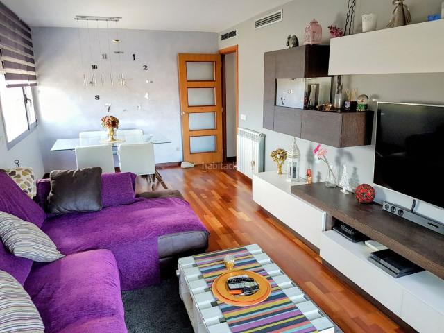 Piso en venta en Montcada i Reixac, Mas Rampinyo Montcada Nova Carrerada. Piso en Zona Mas rampinyo con plaza doble de parking. Pisos Montcada i.