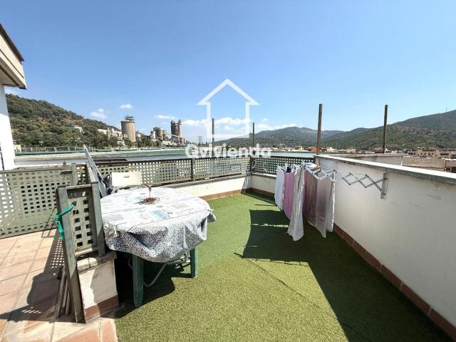 Piso en venta en Montcada i Reixac, Can Sant Joan. Piso de 3 habitaciones en Montcada i Reixac con Terraza. Pisos Montcada i.