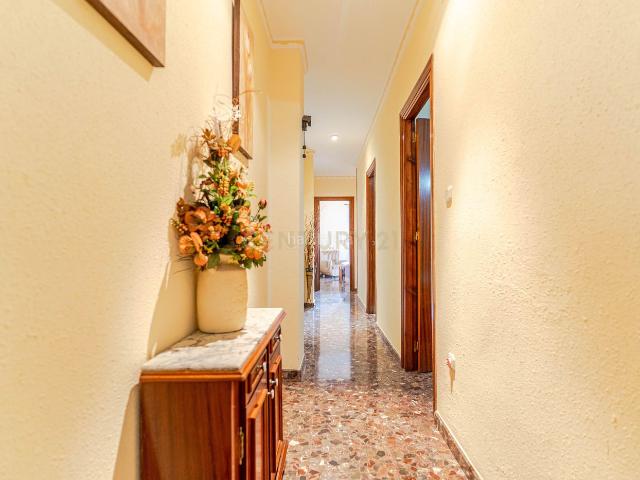 Piso en venta en Montefrío. BONITO PISO DE 3 DORMITORIOS EN PLENO CENTRO DE MONTEFRÍO. Pisos.