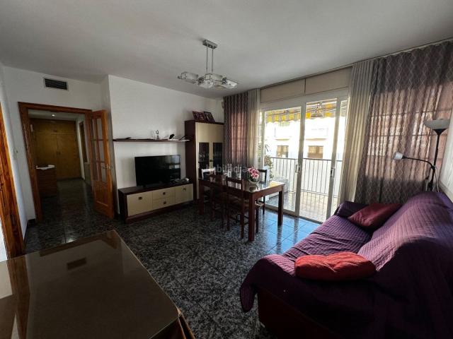 Piso en venta en Montefrío. CONJUNTO DE PISO Y DOS LOCALES EN EL CENTRO DE MONTEFRÍO, GRANADA. Pisos.
