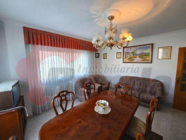 Piso en venta en Monterroso. Piso con bajo en Monterroso. Pisos.
