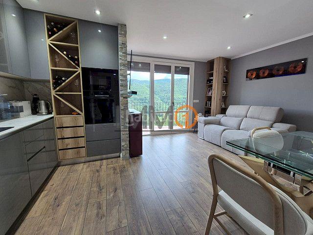 Piso en venta en Montferrer i Castellbò. En venta bonito piso reformado en Montferrer Castellbó Alt Urgell Lleida. Pisos Montferrer i.