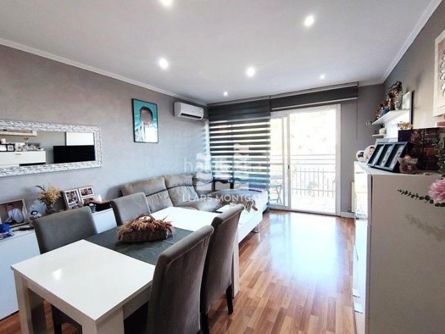 Piso en venta en Montgat. IMPECABLE VIVIENDA DE 90M2 CON VISTAS. ASCENSOR. Pisos.