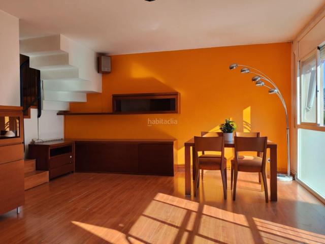 Piso en venta en Montmeló. Piso dúplex de dos habitaciones con plaza de aparcamiento. Pisos.