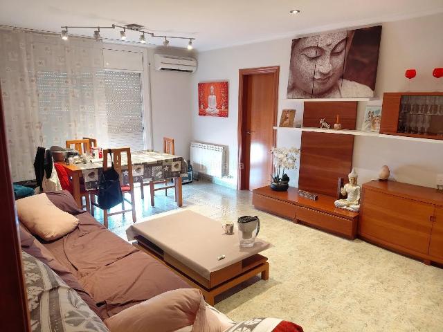 Piso en venta en Montornès del Vallès. Piso en la sexta planta en el centro de Montornes. Pisos Montornès del.