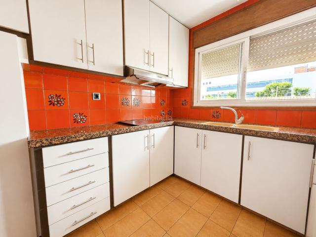 Piso en venta en Montornès del Vallès. Presentamos este primer piso de 120 m² con una espectacular terraza de 109 m². Pisos Montornès del.