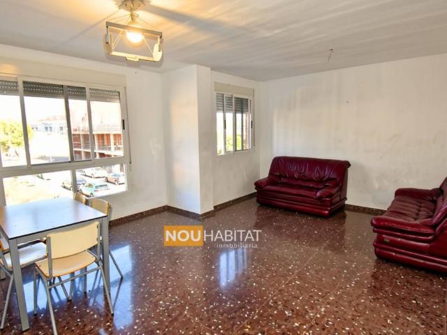 Piso en Venta en Montroi / Montroy