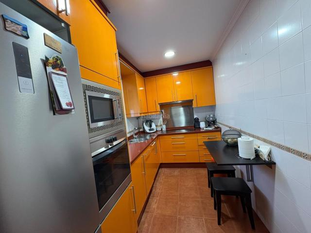 Piso en venta en Morón de la Frontera. Acogedor Piso de Dos Habitaciones con Azotea Privada en Venta!. Pisos Morón de la.