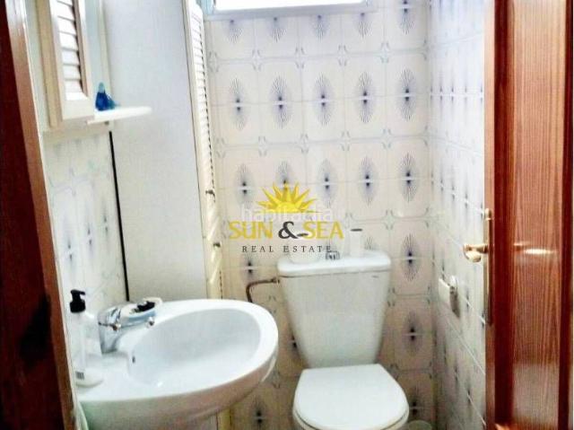 Piso en venta en Moratalla. iexclVENTA DE APARTAMENTO DE 3 DORMITORIOS EN MORATALLA!Vivienda luminosa y acogedora, ideal para familias con nintildeos y person. Pisos.