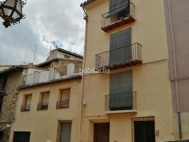 Piso en venta en Morella. Casa frente ayuntamiento de morella. Pisos.
